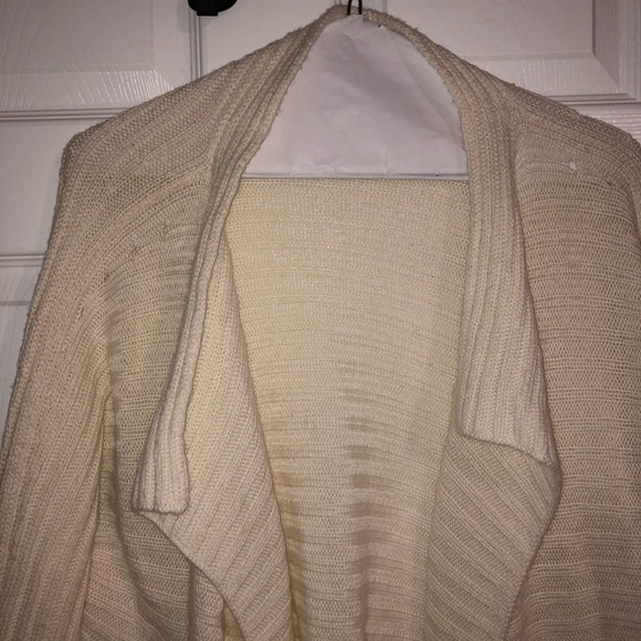 Victoria's Secret off white open sweater - Picture 4 of 7